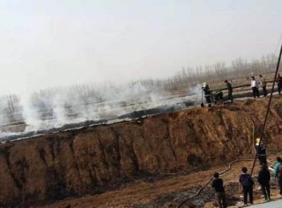 ​梦见好多坟是什么意思，女人梦见土坟堆