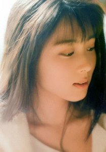 ​坂井泉水：拥有“世界最美侧颜”的传奇歌姬