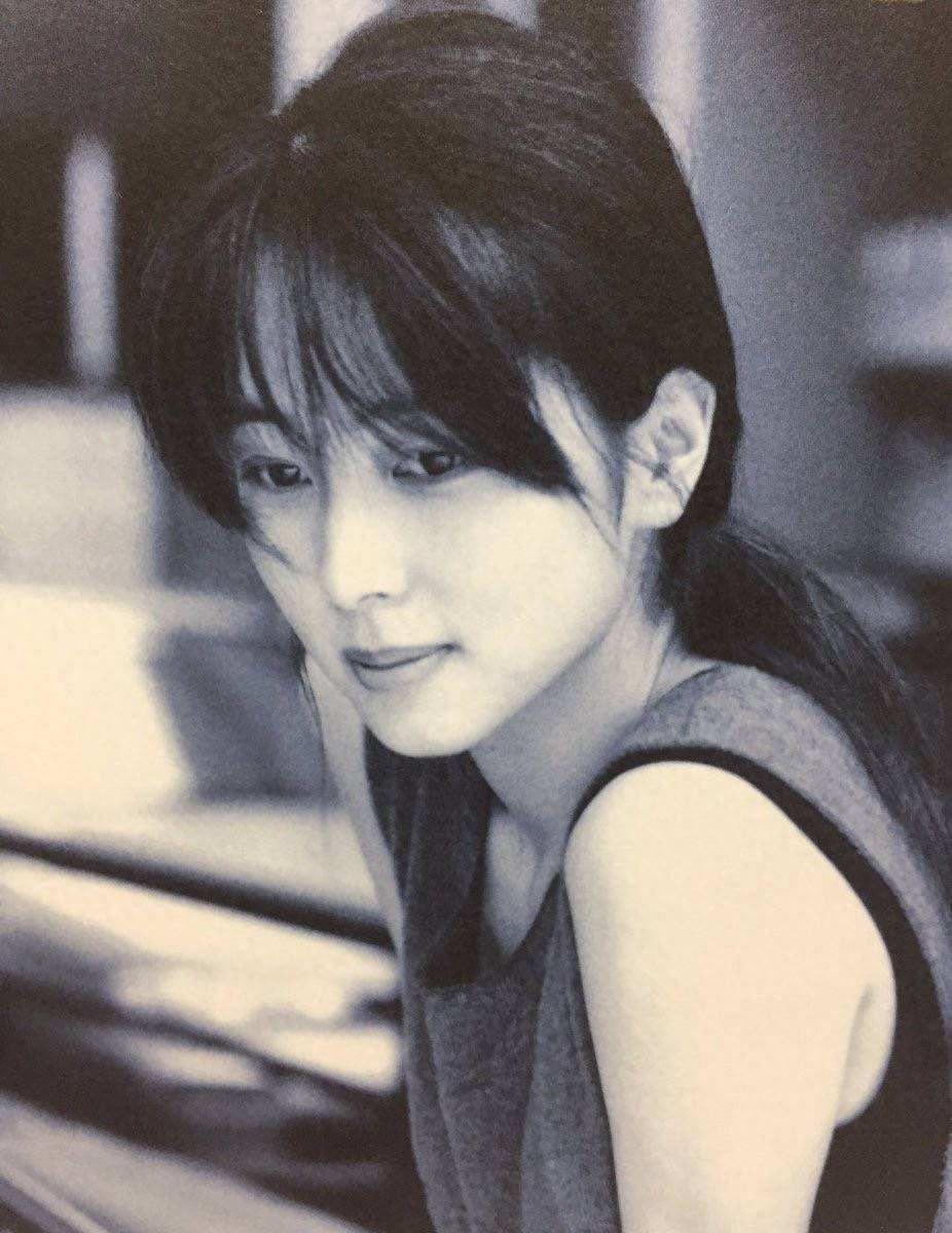 坂井泉水：拥有“世界最美侧颜”的传奇歌姬