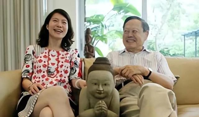 翁帆怀孕大肚的图片真的吗（杨振宁翁帆牵手18年）