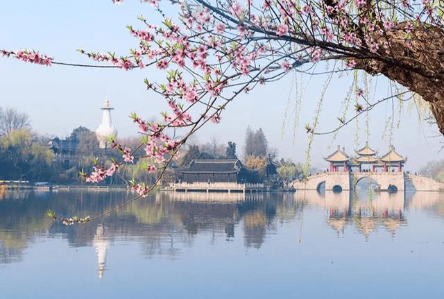 绝美写景诗句（赞美景色如画的诗句和表达的感情）