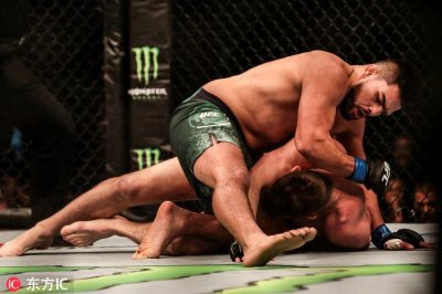​UFC格斗之夜头条主赛：盖斯特鲁姆KO比斯平 上海站完美收官