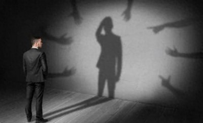 ​人生有八苦：生、老、病、死、爱别离、怨憎会、求不得、五阴炽盛