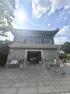 ​参观粤剧艺术博物馆，来感受广府文化，了解粤剧非物质文化遗产