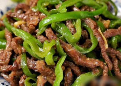 ​青椒肉丝嫩鲜下饭的秘诀，3步实操，解馋味美，老少皆宜的家常菜