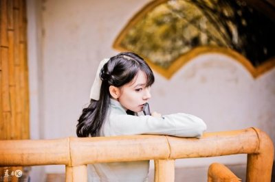 ​小说：宰相千金被绑，睁眼在冰冷的地窖，周围挂着各种行刑的铁器