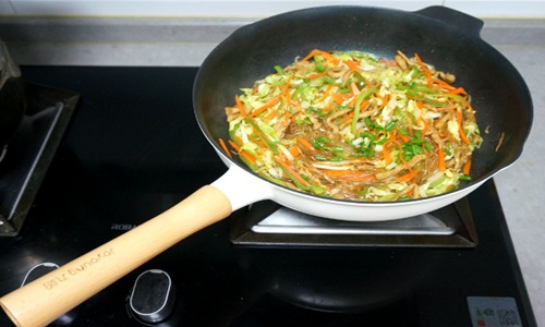 白菜炒粉条的家常做法 碳水爱好者的最爱