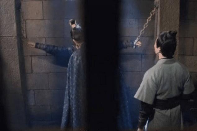 林依晨新剧穿帮笑坏网友, 杨幂也不例外, 郑爽空碗吃饭