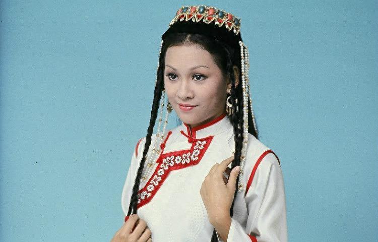 老照片：香港一代玉女余安安