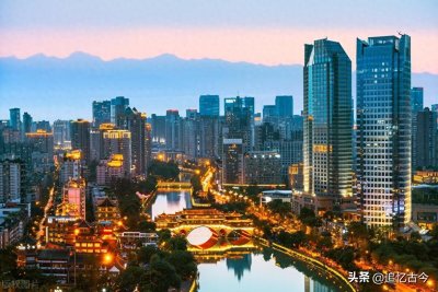 ​四川各市24年人口数出炉，一座两千万级，三座特大城市，但是？