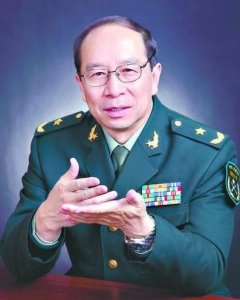 ​开国少将金如柏：两个儿子均晋升少将，小儿子是将军教授金一南