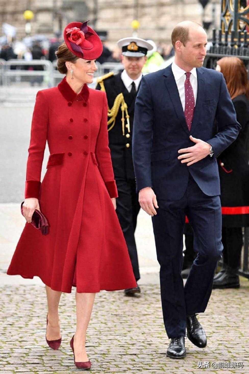 威廉王子居然也是“衬衫控”？少年时穿格纹衬衫儒雅，尽显绅士范